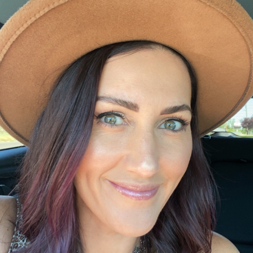 Meet your Posher, Stacey